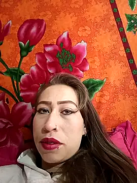 Snapshot of samy-blonde chatting on 5, 4, 2026 samy-blonde online show from 5, 4, 2026