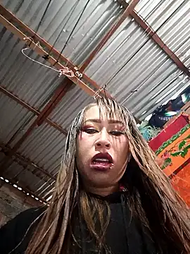 Snapshot of samy-blonde chatting on 7, 4, 2026 samy-blonde online show from 7, 4, 2026