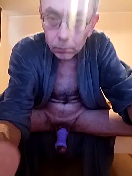 Snapshot of BesterJunge45 chatting on 19, 4, 2026 BesterJunge45 online show from 19, 4, 2026