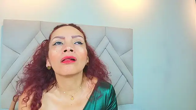 Snapshot of Kasandra_Gomez chatting on 8, 1, 2026 Kasandra Gomez online show from 8, 1, 2026