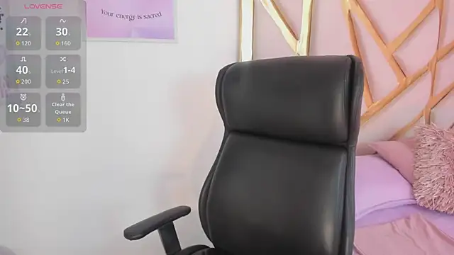 Snapshot of LanaJones_ chatting on 21, 4, 2026 LanaJones online show from 21, 4, 2026