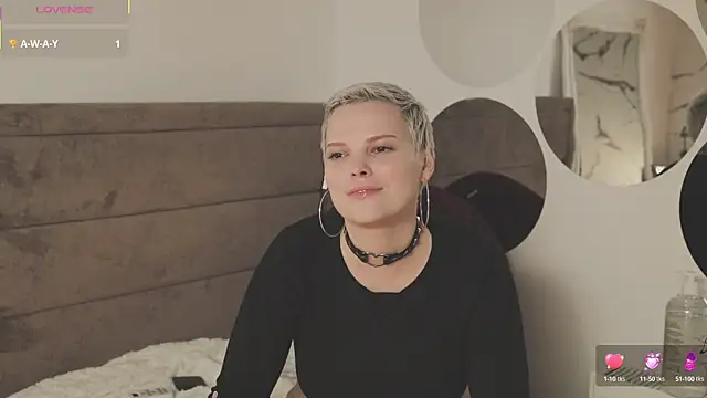 Snapshot of LikaBerry1 chatting on 28, 9, 2025 LikaBerry1 online show from 28, 9, 2025