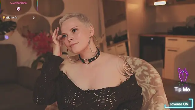 LikaBerry1 online show from 28, 10, 2025