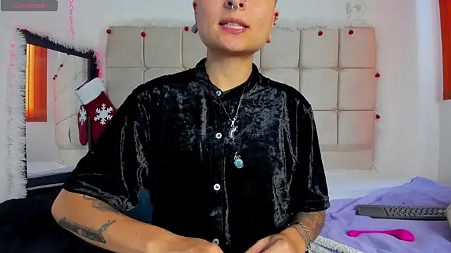 Snapshot of ZuryRamirez_ chatting on 19, 12, 2024 ZuryRamirez online show from 19, 12, 2024