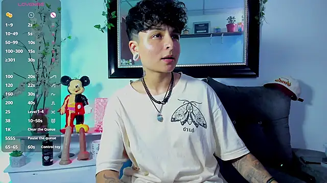 Snapshot of ZuryRamirez_ chatting on 12, 1, 2025 ZuryRamirez online show from 12, 1, 2025