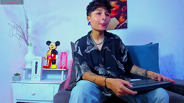 Snapshot of ZuryRamirez_ chatting on 18, 1, 2025 ZuryRamirez online show from 18, 1, 2025