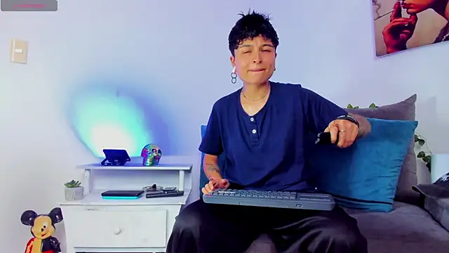 Snapshot of ZuryRamirez_ chatting on 6, 2, 2025 ZuryRamirez online show from 6, 2, 2025