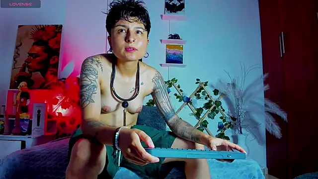 Snapshot of ZuryRamirez_ chatting on 23, 2, 2025 ZuryRamirez online show from 23, 2, 2025