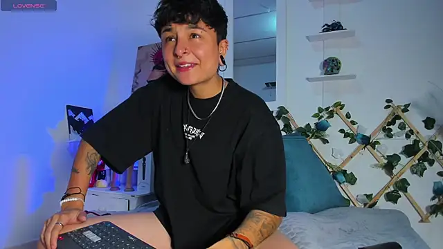 Snapshot of ZuryRamirez_ chatting on 26, 2, 2025 ZuryRamirez online show from 26, 2, 2025