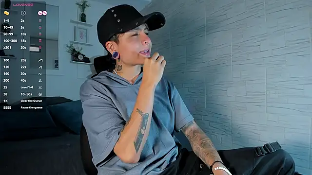 Snapshot of ZuryRamirez_ chatting on 8, 9, 2025 ZuryRamirez online show from 8, 9, 2025