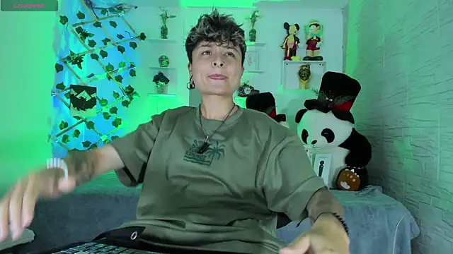 Snapshot of ZuryRamirez_ chatting on 6, 10, 2025 ZuryRamirez online show from 6, 10, 2025