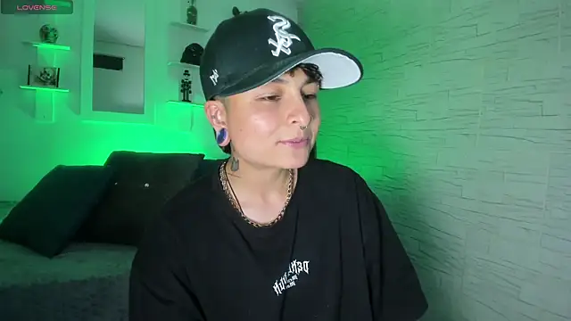 Snapshot of ZuryRamirez_ chatting on 11, 10, 2025 ZuryRamirez online show from 11, 10, 2025