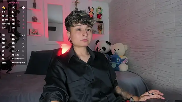 Snapshot of ZuryRamirez_ chatting on 13, 10, 2025 ZuryRamirez online show from 13, 10, 2025