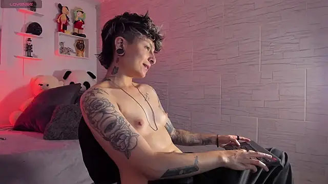 Snapshot of ZuryRamirez_ chatting on 16, 10, 2025 ZuryRamirez online show from 16, 10, 2025