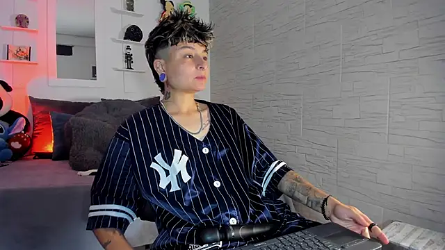 Snapshot of ZuryRamirez_ chatting on 22, 10, 2025 ZuryRamirez online show from 22, 10, 2025