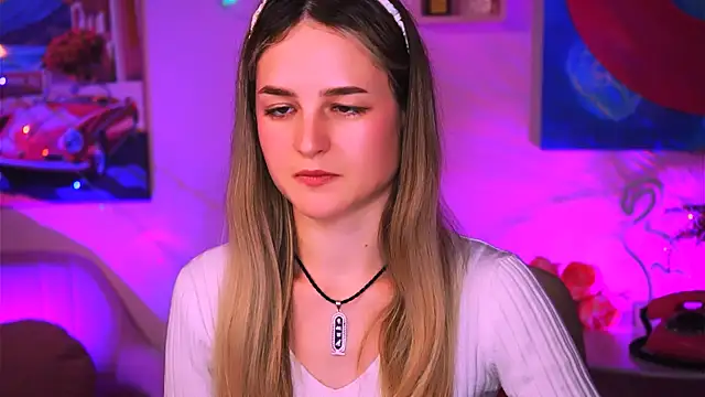 DeboraLarson online show from 10, 1, 2025