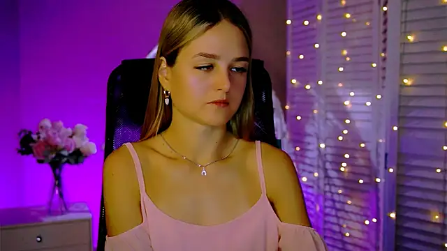 DeboraLarson online show from 18, 11, 2025