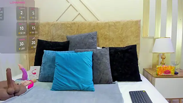 ashley  foxx  online show from 21, 11, 2025