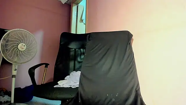 Snapshot of bigblackhotx1 chatting on 5, 5, 2026 bigblackhotx1 online show from 5, 5, 2026