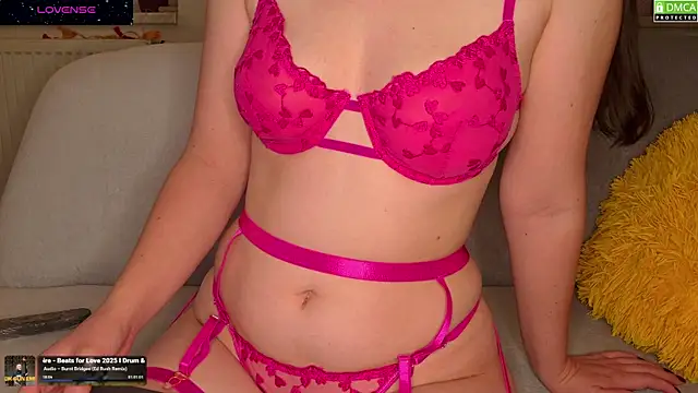 Scarlettt Beauty online show from 24, 9, 2025