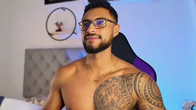 Snapshot of LiamGarcia1 chatting on 12, 1, 2025 LiamGarcia1 online show from 12, 1, 2025