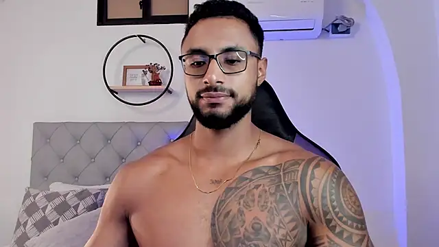 Snapshot of LiamGarcia1 chatting on 20, 2, 2025 LiamGarcia1 online show from 20, 2, 2025
