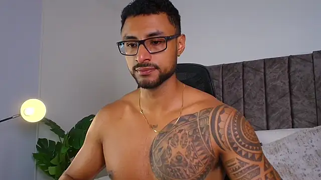 Snapshot of LiamGarcia1 chatting on 8, 10, 2025 LiamGarcia1 online show from 8, 10, 2025