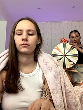 Snapshot of HotCaramellsTV chatting on 10, 9, 2025 HotCaramellsTV online show from 10, 9, 2025