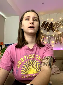 Snapshot of HotCaramellsTV chatting on 16, 10, 2025 HotCaramellsTV online show from 16, 10, 2025