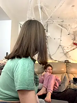 Snapshot of HotCaramellsTV chatting on 1, 11, 2025 HotCaramellsTV online show from 1, 11, 2025