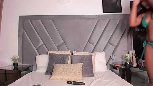 brenda nova18 online show from 14, 4, 2026