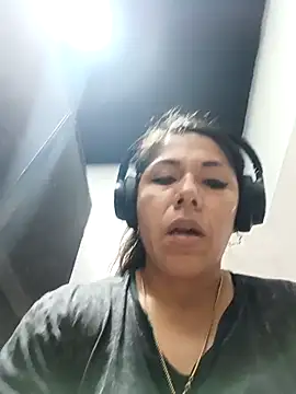 Snapshot of Karenn12 chatting on 10, 10, 2025 Karenn12 online show from 10, 10, 2025