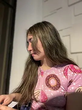 Sophie LS online show from 22, 2, 2025