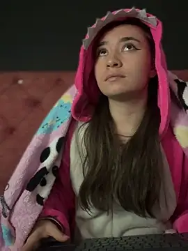 Sophie LS online show from 8, 3, 2025