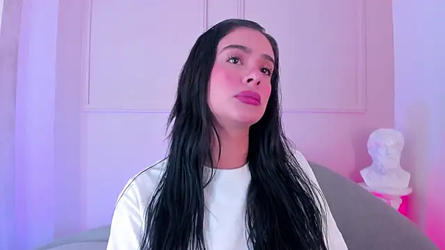 victoria milann online show from 25, 11, 2025