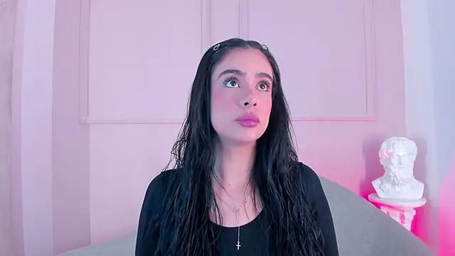 victoria milann online show from 26, 11, 2025