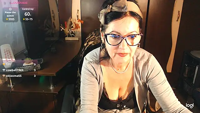 Snapshot of exymilf_ chatting on 9, 2, 2025 exymilf online show from 9, 2, 2025