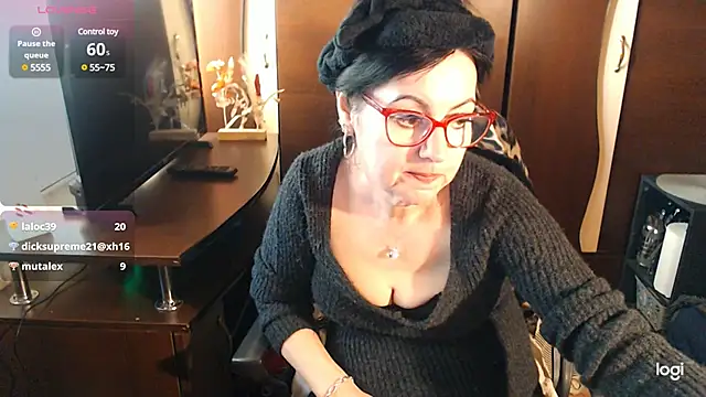 Snapshot of exymilf_ chatting on 25, 2, 2025 exymilf online show from 25, 2, 2025