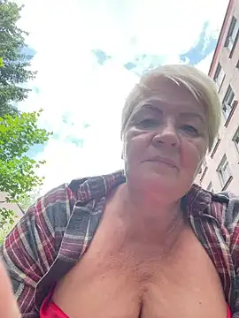 Laura Millf online show from 29, 6, 2026
