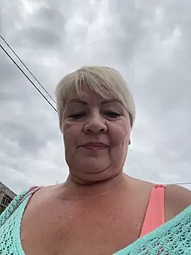Laura Millf online show from 10, 7, 2026