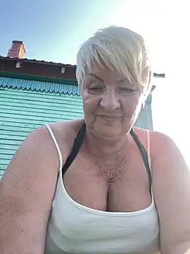 Laura Millf online show from 28, 7, 2026