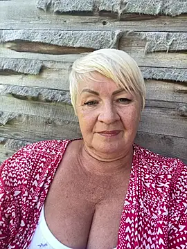 Laura Millf online show from 31, 7, 2026