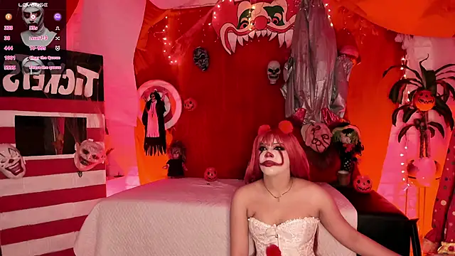 Snapshot of Lizzie-Evans chatting on 31, 10, 2025 Lizzie-Evans online show from 31, 10, 2025