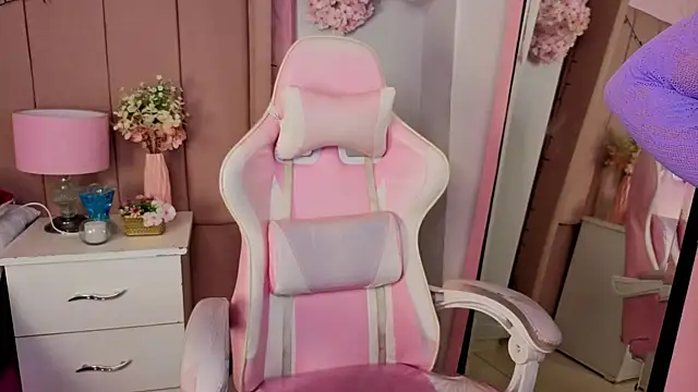 Snapshot of MollyBigBoobs12 chatting on 24, 10, 2025 MollyBigBoobs12 online show from 24, 10, 2025