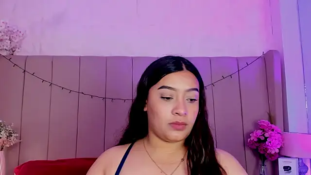 Snapshot of MollyBigBoobs12 chatting on 4, 11, 2025 MollyBigBoobs12 online show from 4, 11, 2025