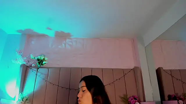 Snapshot of MollyBigBoobs12 chatting on 5, 12, 2025 MollyBigBoobs12 online show from 5, 12, 2025