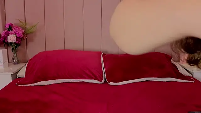 Snapshot of MollyBigBoobs12 chatting on 6, 1, 2026 MollyBigBoobs12 online show from 6, 1, 2026