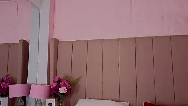 Snapshot of MollyBigBoobs12 chatting on 7, 1, 2026 MollyBigBoobs12 online show from 7, 1, 2026