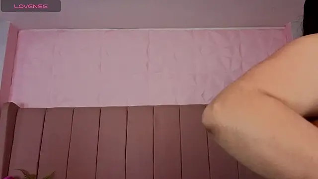 Snapshot of MollyBigBoobs12 chatting on 12, 1, 2026 MollyBigBoobs12 online show from 12, 1, 2026