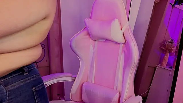 Snapshot of MollyBigBoobs12 chatting on 11, 2, 2026 MollyBigBoobs12 online show from 11, 2, 2026